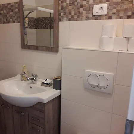 Apartma Peter Koper